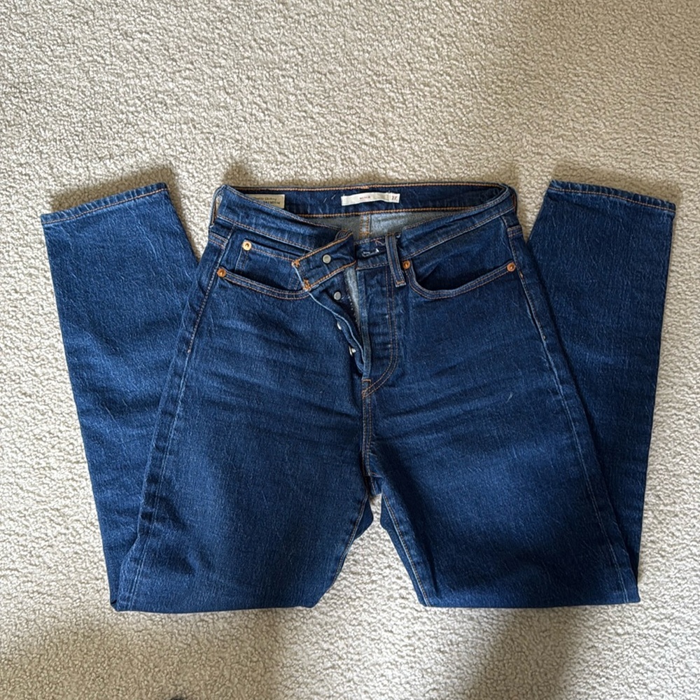 Levi's Wedgie Skinny Jeans Women's size 28 Button‎ Fly Raw Hem High-Rise